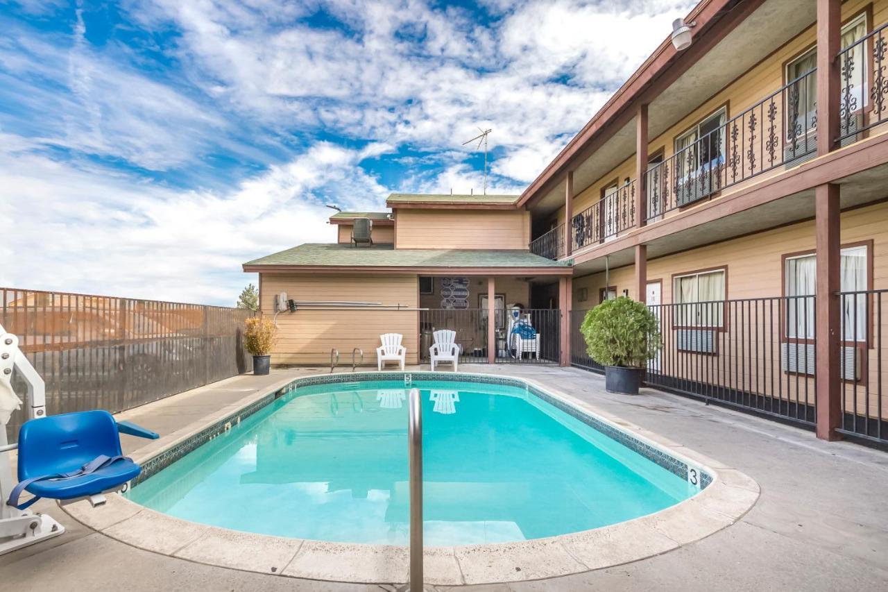 Quality Inn Victorville - Hesperia I-15 エクステリア 写真